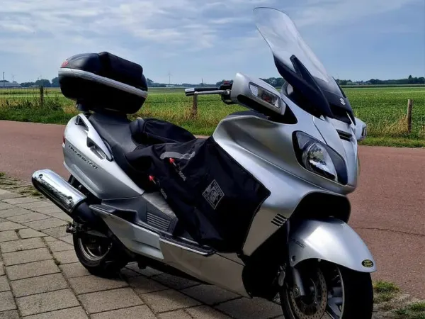 2005 Suzuki Burgman 650 Executive-2005 –35.394 km –technisch Goed - €1,950 (1/1)