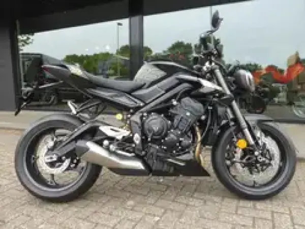 2026 Triumph Street Triple 765 - €15,495 (1/1)