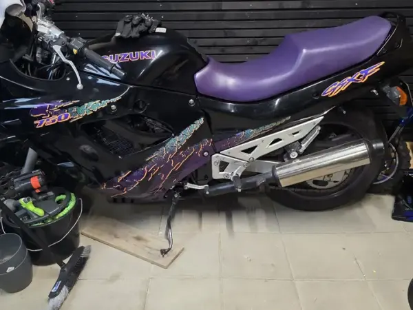 1997 Suzuki GSX 750 - €1,850 (1/1)