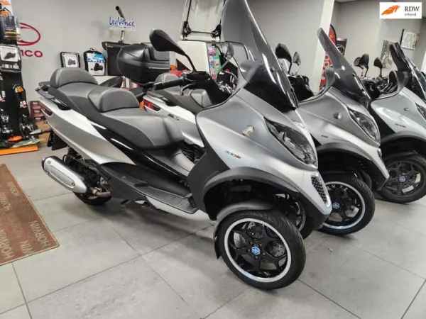 2015 Piaggio MP3 300 - €4,250 (1/1)