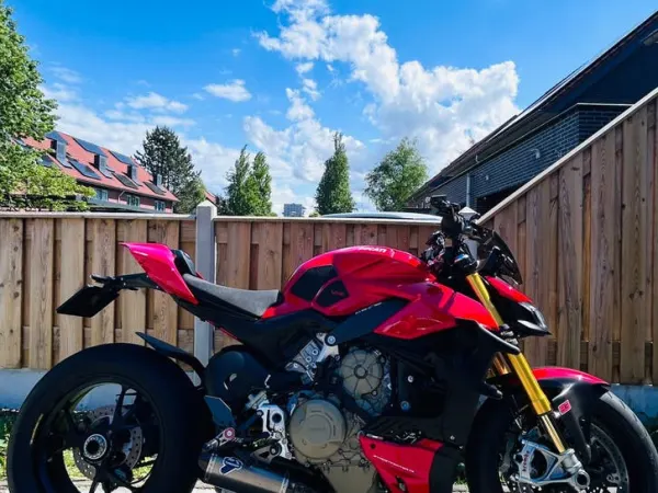 2021 Ducati Streetfighter V4S Termignoni 2021 - €21,850 (1/1)