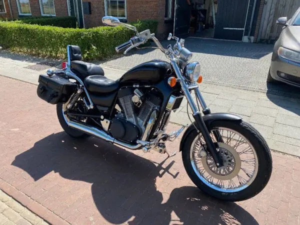 1992 Suzuki Intruder 1400 - €2,500 · Bidding (1/1)