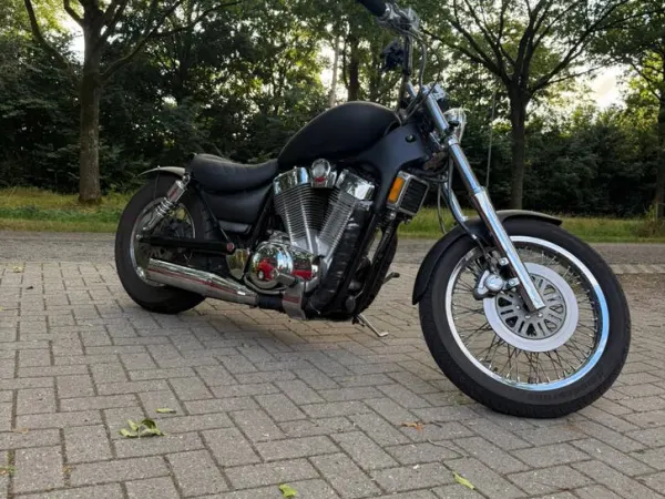 Year unknown Suzuki Intruder 1400 Custom - €3,350 (1/1)