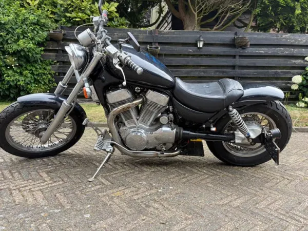 Year unknown Suzuki Intruder 1400 - €2,800 · Bidding (1/1)