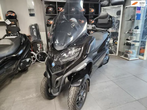 2023 Piaggio MP3 400 - €9,000 (1/1)