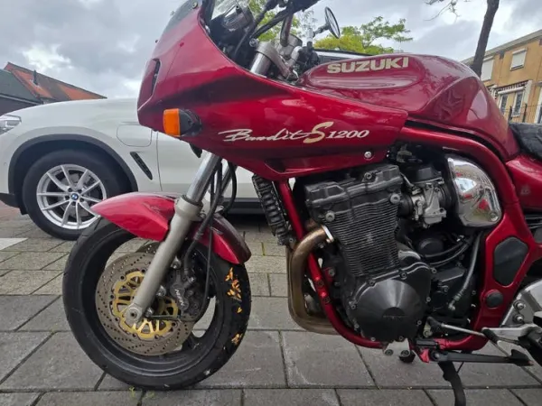 1999 Suzuki Bandit 1200 - €1,500 · Bidding (1/1)