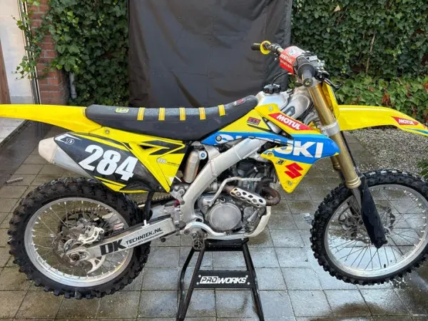 2015 Suzuki RMZ 250 Crossmotor - €2,450 · Bidding (1/1)