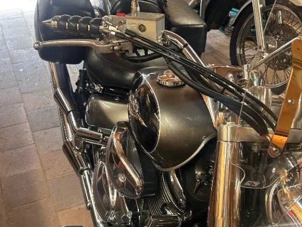 2005 Suzuki Boulevard - € 4.700 · Bieden (1/1)