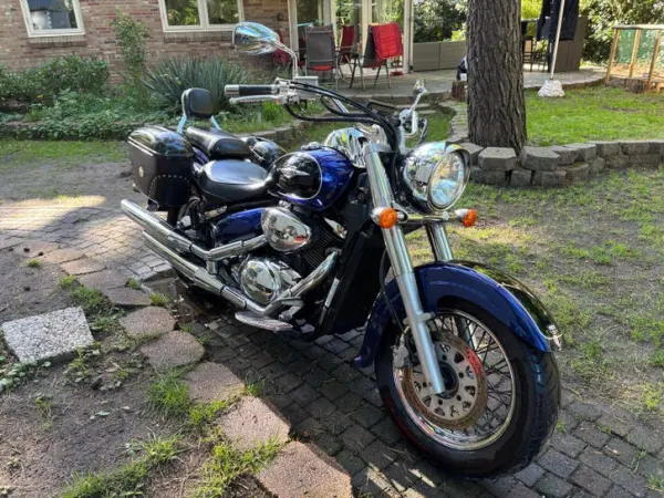 2005 Suzuki Boulevard C50 met Zijkoffers en CarPlay - €3,750 · Bidding (1/1)
