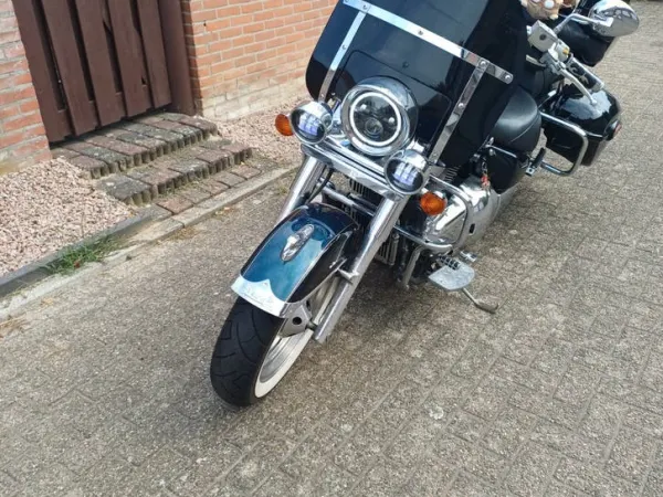 Bouwjaar onbekend Suzuki Intruder 1500 met Topkoffer en Zijkoffers - € 4.500 · Bieden (1/1)
