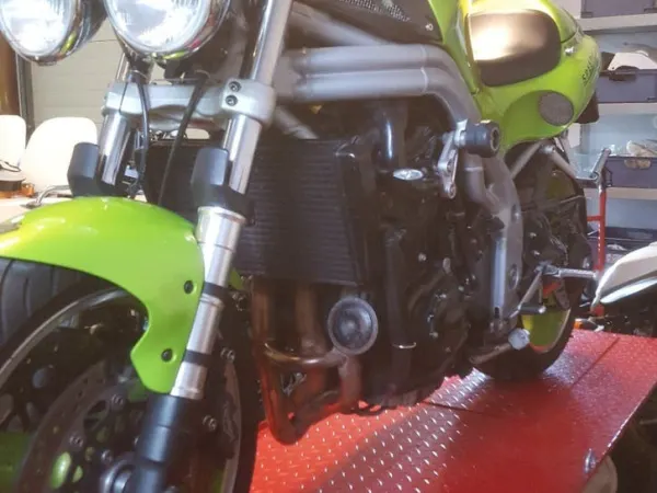 Bouwjaar onbekend Triumph Leuke 1000cc 3-cilinder motor, Rijdt geweldig! - € 2.000 · Bieden (1/1)