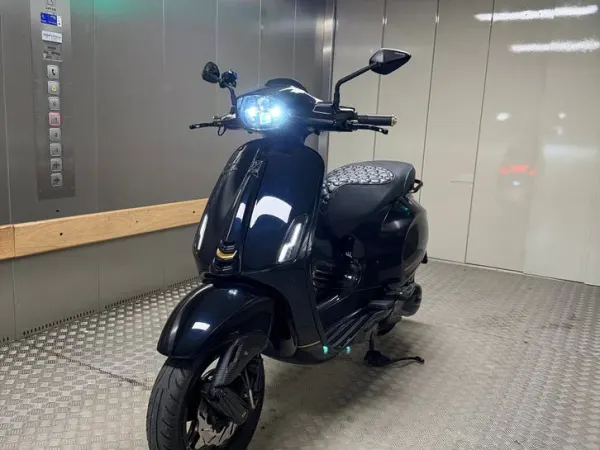 2016 Vespa 125 ABS-185cc-Full Option Uniek exemplaar! A1 - € 5.500 (1/1)