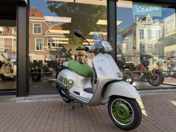 2026 Vespa GTS 310 Edizione Ottantesimo 2026 80th Anniversary Edi - €12,300 (1/1)