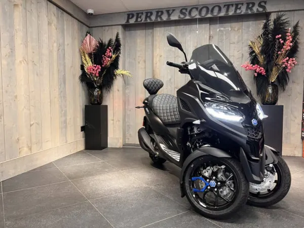 2026 Vespa Piaggio 310 MP3 HPE Sport 2026 Exclusive EURO5+ Special Edit - € 10.199 (1/1)