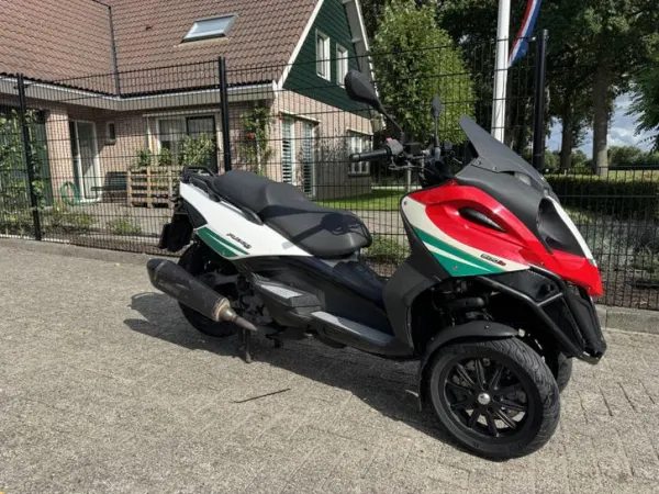 Year unknown Gilera Fuoco 500 RL Akrapovic - €2,350 · Bidding (1/1)