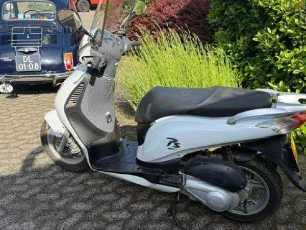 2009 Honda PES 150 Scooter uit 2009-Zeer Goede Staat - € 1.250 (1/1)