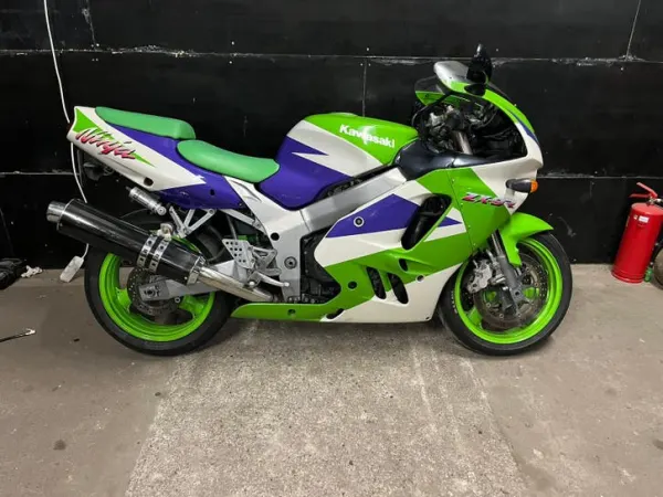 Year unknown Kawasaki zx9r 1996 - €1,750 (1/1)
