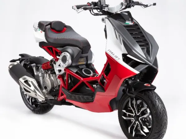 2022 Italjet 200cc-diverse Kleuren-zo Goed als Nieuw - € 4.500 · Bieden (1/1)