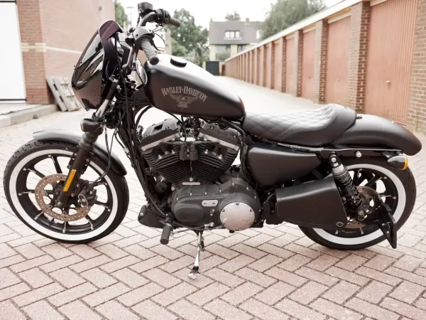 2017 Harley-Davidson Iron 883 - €8,250 (1/1)