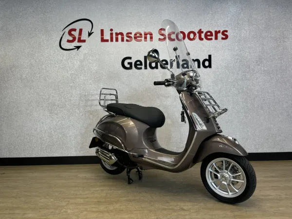 2018 Vespa Primavera Touring 125cc Light Brown Metallic 2018 - € 3.695 (1/1)