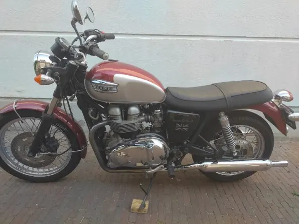 2001 Triumph Bonneville t100 - € 3.250 · Bieden (1/1)