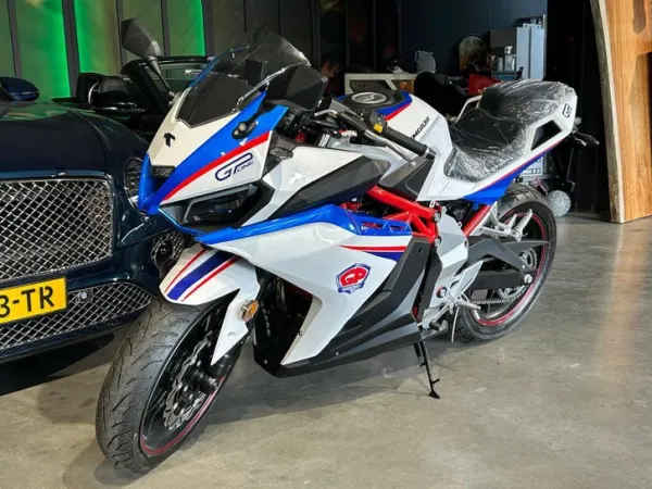 Bouwjaar onbekend TR Motor 125cc - € 3.250 · Bieden (1/1)