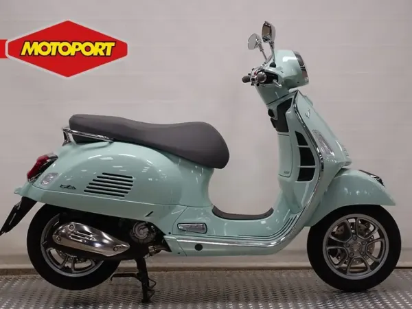 2024 Vespa GTS 300 - €5,999 (1/1)