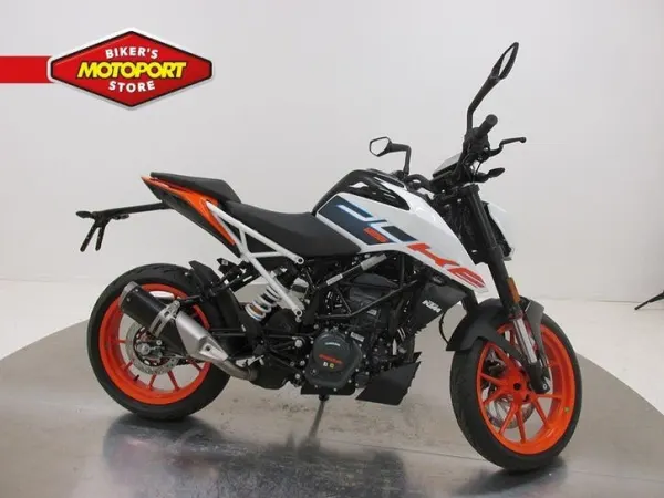 2023 KTM 125 Duke (bj 2023) - €4,999 (1/1)