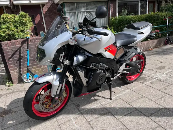 2003 Aprilia RSV 1000 Tuono R - € 2.150 (1/1)