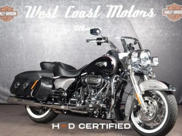 2017 Harley-Davidson Road King - €21,950 · Bidding (1/1)