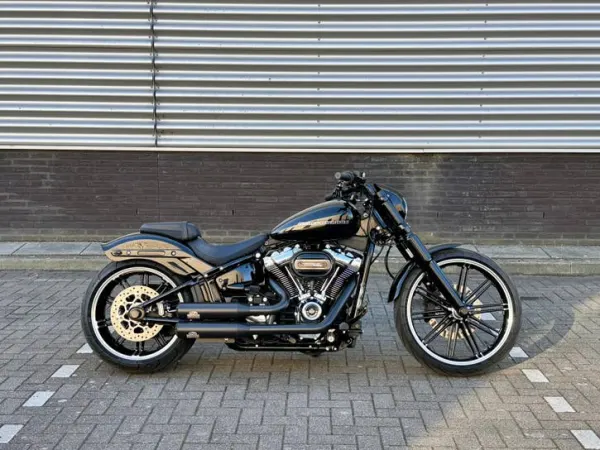 2021 Harley-Davidson Breakout - € 25.950 (1/1)
