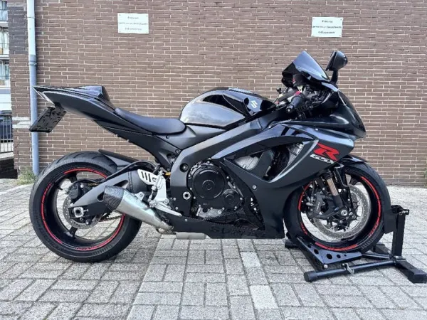 2007 Suzuki Gsxr 750 - €7,450 · Bidding (1/1)