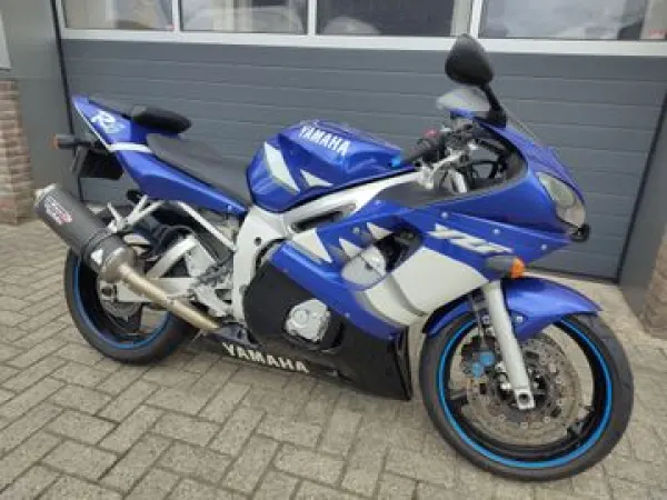 2001 Yamaha Yzf R6 - €2,450 (1/1)