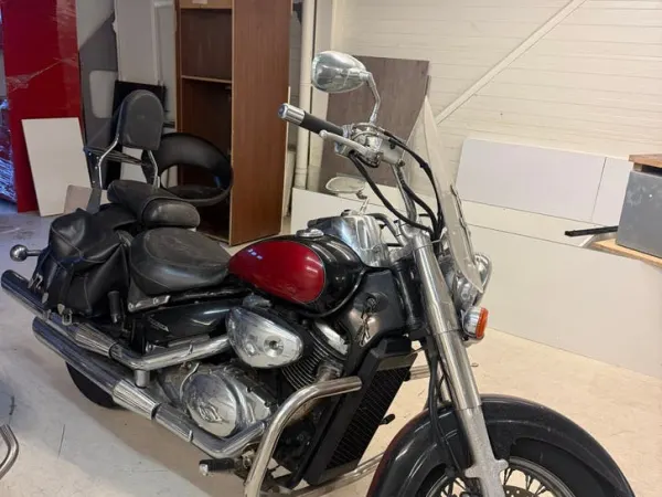 2001 Suzuki Intruder Volusia 800 - €2,350 · Bidding (1/1)