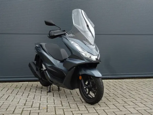 Year unknown Honda PCX 125 - €2,999 · Bidding (1/1)