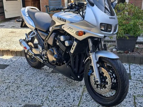 2002 Yamaha Fazer 600 van nl - € 2.950 · Bieden (1/1)
