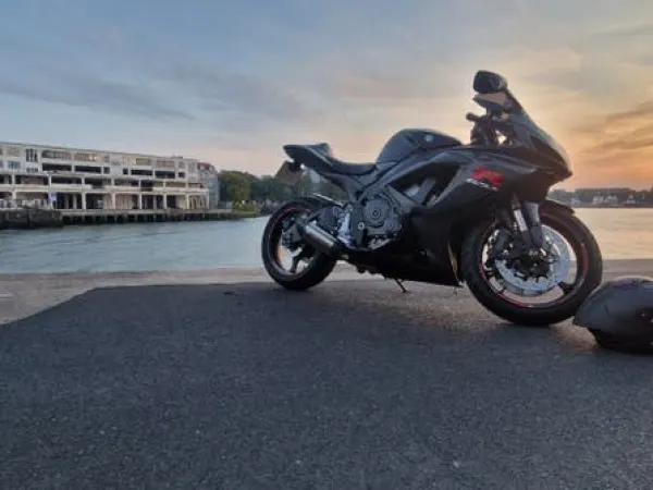 2006 Suzuki gsxr750 k6 - Bidding (1/1)
