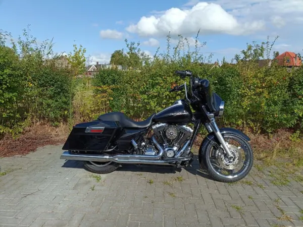 2013 Harley-Davidson Streetglide - € 12.500 · Bieden (1/1)