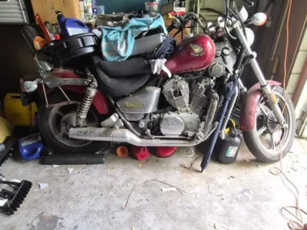 1986 Honda VT 700 - Bieden (1/1)