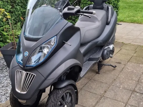 2011 Piaggio MP3 LT - € 3.150 · Bieden (1/1)