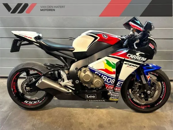 2009 Honda CBR 1000 RR Fireblade 12.469 km - €7,390 · Bidding (1/1)
