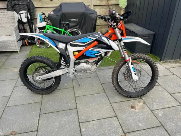 2023 KTM E-XC 2023 21 uur - € 7.000 · Bieden (1/1)