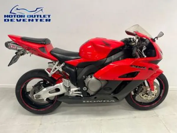 2004 Honda CBR 1000 RR Fireblade - €4,450 · Bidding (1/1)