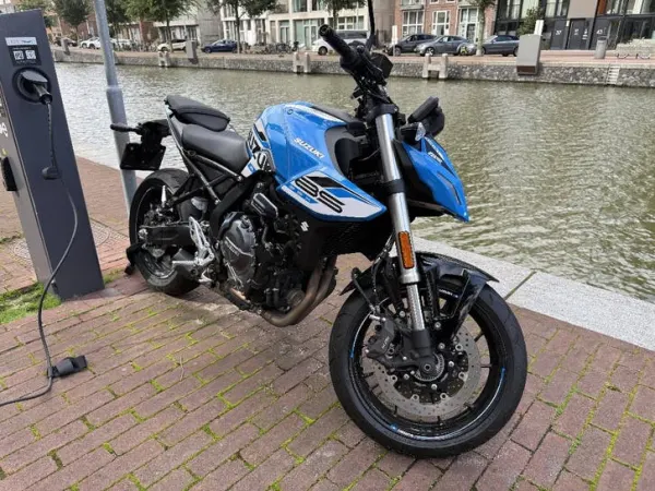 2026 Suzuki GSX-8S in Nieuwstaat - €8,490 · Bidding (1/1)