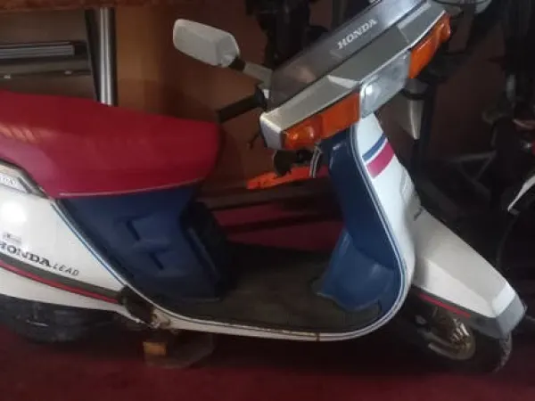 1984 Honda Lead Scooter - € 500 (1/1)