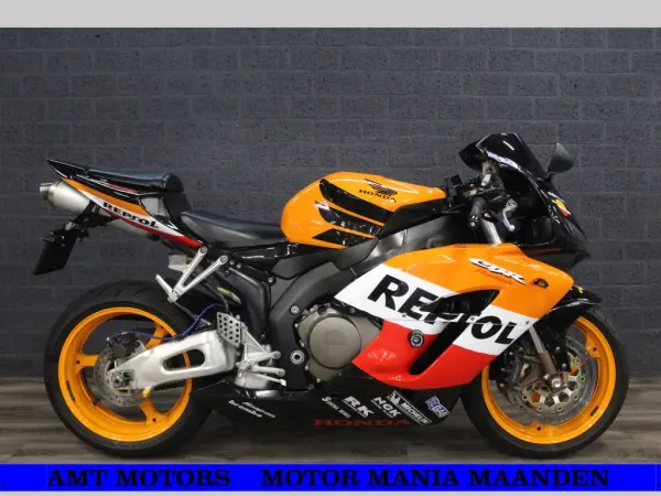 2005 Honda CBR 1000 RR Fireblade - € 5.950 (1/1)