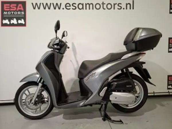 2016 Honda SH 125i C-ABS - € 2.125 (1/1)