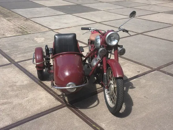 Year unknown Jawa 250 Perak Type 11 uit 1951 met Zijspan - €6,500 (1/1)