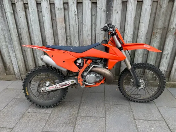 Bouwjaar onbekend KTM SX 250 Crossmotor - € 4.150 · Bieden (1/1)