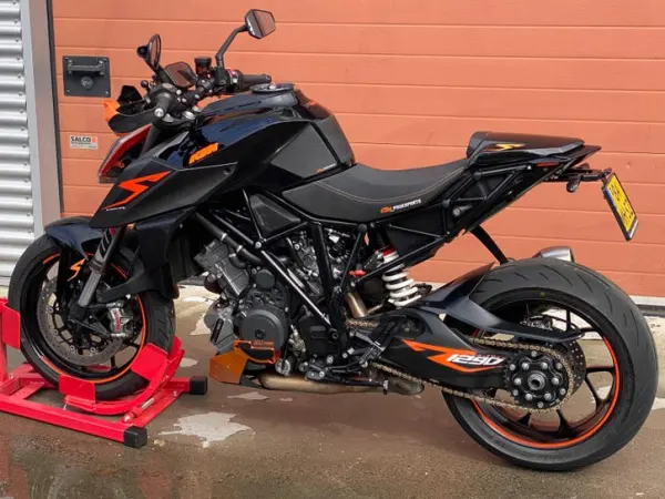 2017 KTM Superduke 1290 r - € 9.250 · Bieden (1/1)